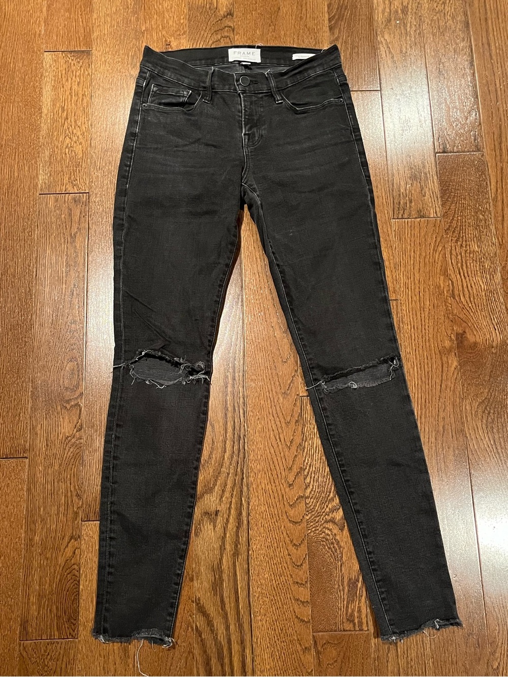 FRAME black le skinny de jeanne